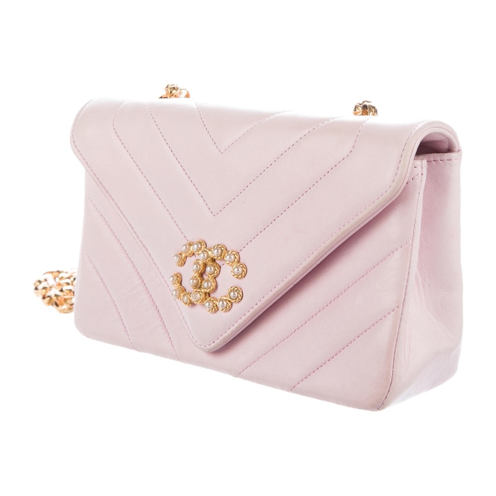 CHANEL PINK PEARL-EMBELLISHED CHEVRON FLAP BAG